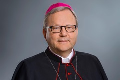 Pfingstpredigt: Bischof Bode ruft zu Solidarität auf : Bischof Franz-Josef Bode