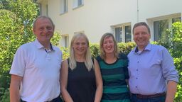 : Stabwechsel beim Sprecherteam: Auf (von links) Gerhard Thünemann und Elisabeth Lis folgen Marion Gerdes und Andreas Gautier. 